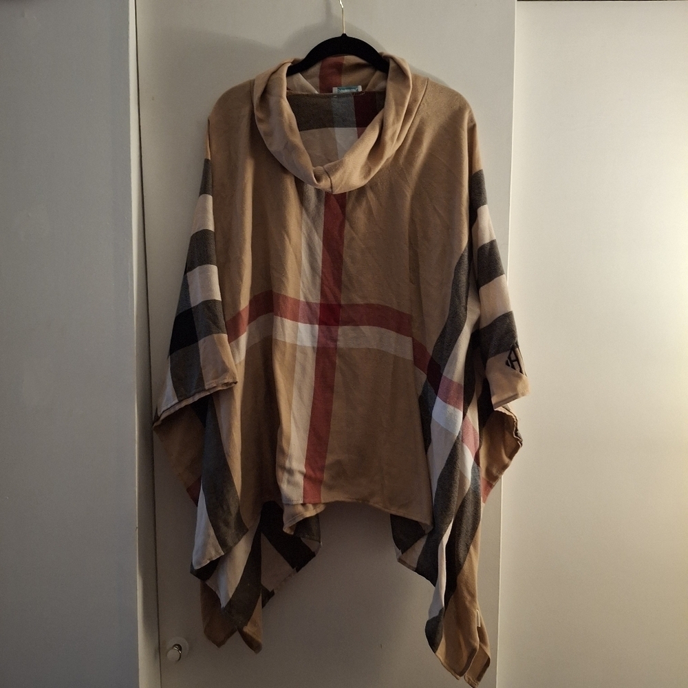Jordaren Women's Stylish Plaid Poncho